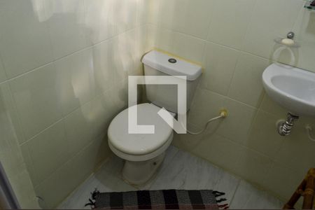 Casa de condomínio à venda com 240m², 4 quartos e 5 vagasLavabo da Edicula 