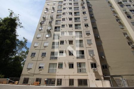 Apartamento à venda com 49m², 2 quartos e 1 vaga Apartamento à venda com 49m², 2 quartos e 1 vagaFachada