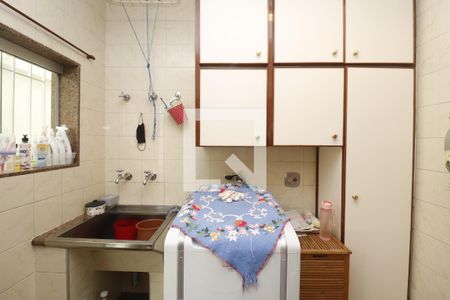 Casa à venda com 360m², 3 quartos e 4 vagasÁrea de Serviço