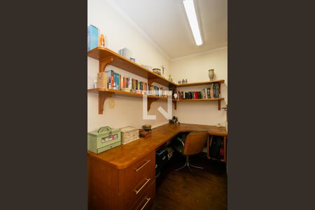 Casa à venda com 249m², 4 quartos e 2 vagasEscritório