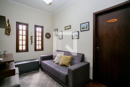 Casa à venda com 249m², 4 quartos e 2 vagasSala de TV