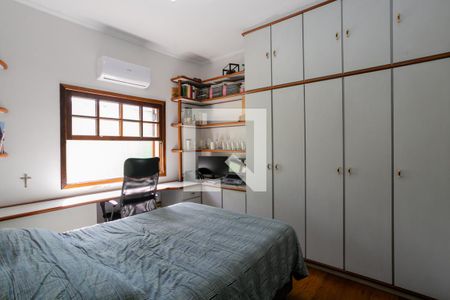 Casa à venda com 249m², 4 quartos e 2 vagasSuíte 3