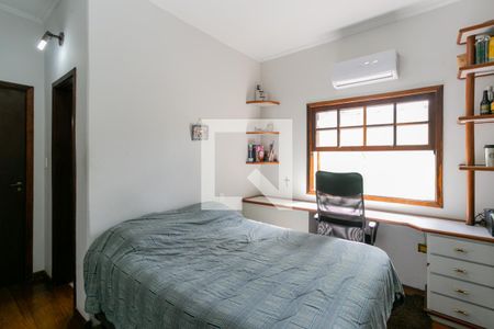 Casa à venda com 249m², 4 quartos e 2 vagasSuíte 3