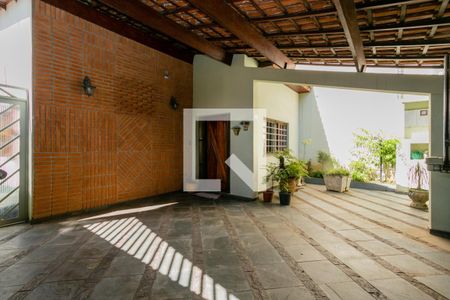 Casa à venda com 249m², 4 quartos e 2 vagasGaragem