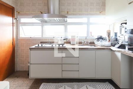 Apartamento à venda com 219m², 4 quartos e 4 vagas Apartamento à venda com 219m², 4 quartos e 4 vagasCozinha