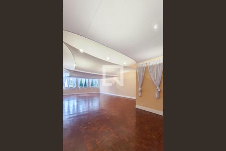 Apartamento à venda com 219m², 4 quartos e 4 vagas Apartamento à venda com 219m², 4 quartos e 4 vagasÁrea comum - Salão de festas