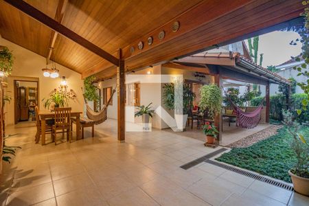 Casa à venda com 280m², 3 quartos e 3 vagas Casa à venda com 280m², 3 quartos e 3 vagasÁrea Externa