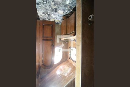 Casa à venda com 400m², 6 quartos e 4 vagasBanheiro 2