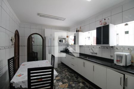 Casa à venda com 400m², 6 quartos e 4 vagasCozinha