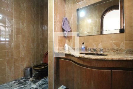 Casa à venda com 400m², 6 quartos e 4 vagasBanheiro 2