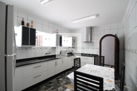 Casa à venda com 400m², 6 quartos e 4 vagasCozinha