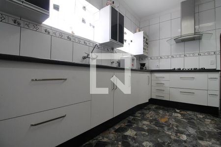 Casa à venda com 400m², 6 quartos e 4 vagasCozinha - Armários