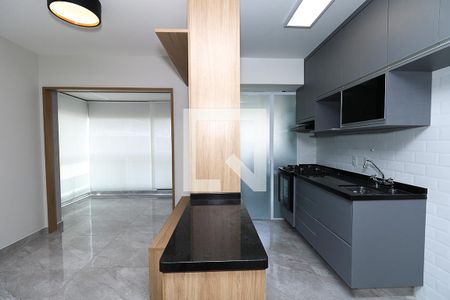 Sala e Cozinha Americana de apartamento para alugar com 2 quartos, 68m² em Pinheiros, São Paulo