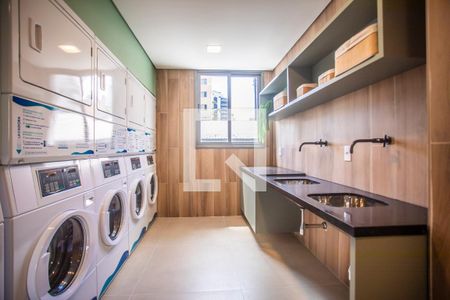 Studio à venda com 27m², 1 quarto e sem vaga Studio à venda com 27m², 1 quarto e sem vagaÁrea Comum - Lavanderia