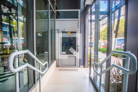 Studio à venda com 27m², 1 quarto e sem vaga Studio à venda com 27m², 1 quarto e sem vagaHall Social - Rampa para PCD