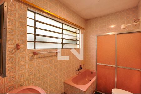 Casa à venda com 200m², 3 quartos e 5 vagasBanheiro 2