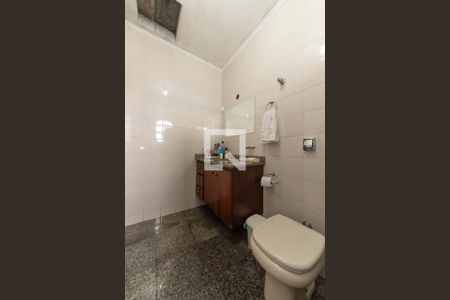 Casa à venda com 296m², 5 quartos e 5 vagas Casa à venda com 296m², 5 quartos e 5 vagasBanheiro da Suíte 2