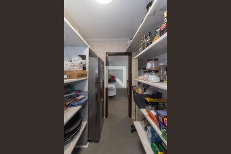 Casa à venda com 296m², 5 quartos e 5 vagas Casa à venda com 296m², 5 quartos e 5 vagasDespensa