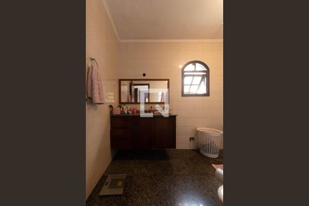 Casa à venda com 296m², 5 quartos e 5 vagas Casa à venda com 296m², 5 quartos e 5 vagasBanheiro da Suíte 1