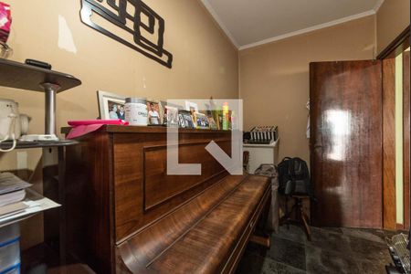 Casa à venda com 296m², 5 quartos e 5 vagas Casa à venda com 296m², 5 quartos e 5 vagasEscritório