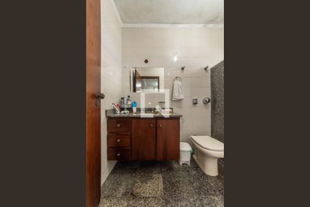 Casa à venda com 296m², 5 quartos e 5 vagas Casa à venda com 296m², 5 quartos e 5 vagasBanheiro da Suíte 2