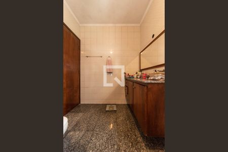 Casa à venda com 296m², 5 quartos e 5 vagas Casa à venda com 296m², 5 quartos e 5 vagasBanheiro da Suíte 1