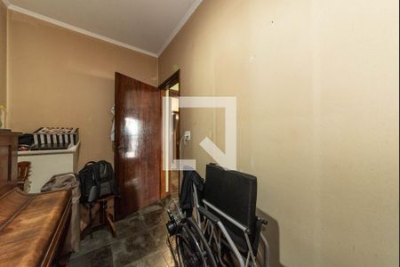 Casa à venda com 296m², 5 quartos e 5 vagas Casa à venda com 296m², 5 quartos e 5 vagasEscritório