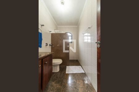 Casa à venda com 296m², 5 quartos e 5 vagas Casa à venda com 296m², 5 quartos e 5 vagasBanheiro da Suíte 3