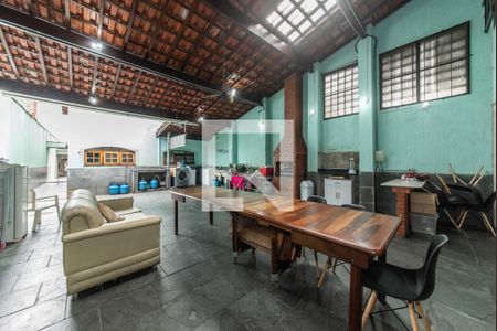Casa à venda com 296m², 5 quartos e 5 vagas Casa à venda com 296m², 5 quartos e 5 vagasChurrasqueira