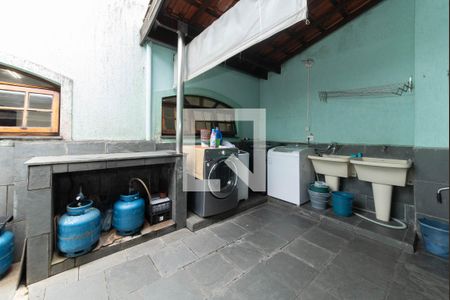 Casa à venda com 296m², 5 quartos e 5 vagas Casa à venda com 296m², 5 quartos e 5 vagasLavanderia