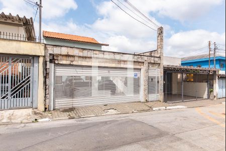 Casa à venda com 296m², 5 quartos e 5 vagas Casa à venda com 296m², 5 quartos e 5 vagasFachada