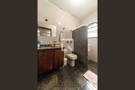 Casa à venda com 296m², 5 quartos e 5 vagas Casa à venda com 296m², 5 quartos e 5 vagasBanheiro da Suíte 2