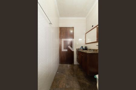 Casa à venda com 296m², 5 quartos e 5 vagas Casa à venda com 296m², 5 quartos e 5 vagasBanheiro da Suíte 3