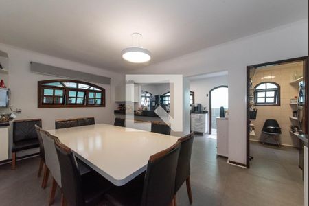 Casa à venda com 296m², 5 quartos e 5 vagas Casa à venda com 296m², 5 quartos e 5 vagasCopa