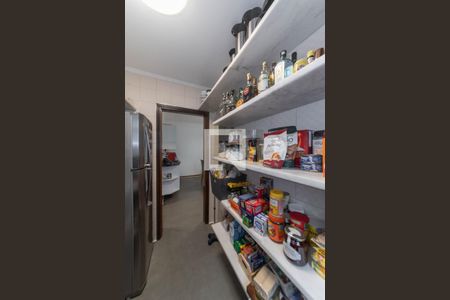 Casa à venda com 296m², 5 quartos e 5 vagas Casa à venda com 296m², 5 quartos e 5 vagasDespensa