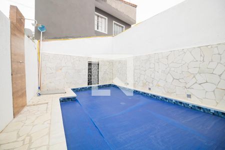 Casa à venda com 120m², 3 quartos e 5 vagas Casa à venda com 120m², 3 quartos e 5 vagasPiscina