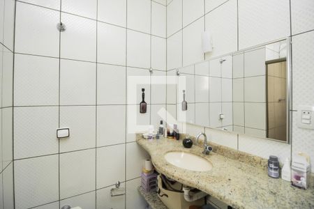Casa à venda com 120m², 3 quartos e 5 vagas Casa à venda com 120m², 3 quartos e 5 vagasBanheiro da Suite