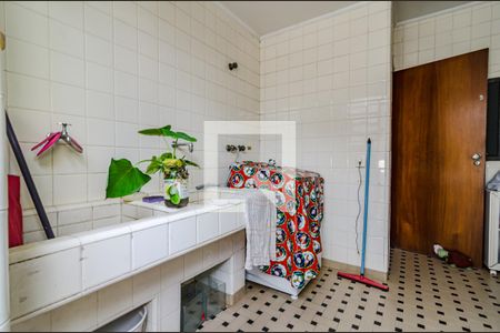 Casa para alugar com 530m², 5 quartos e 2 vagas Casa para alugar com 530m², 5 quartos e 2 vagasÁrea de serviço