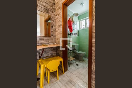 Casa para alugar com 530m², 5 quartos e 2 vagas Casa para alugar com 530m², 5 quartos e 2 vagasBanheiro da edícula