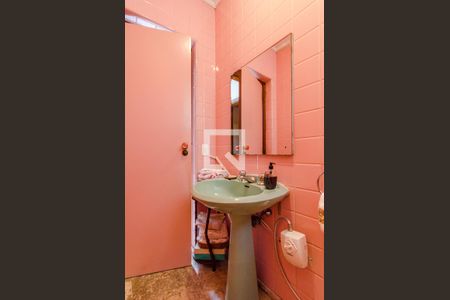 Casa para alugar com 530m², 5 quartos e 2 vagas Casa para alugar com 530m², 5 quartos e 2 vagasLavabo