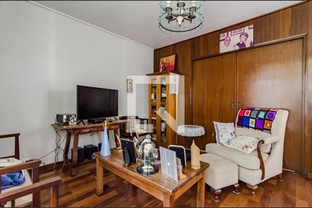 Casa para alugar com 530m², 5 quartos e 2 vagas Casa para alugar com 530m², 5 quartos e 2 vagasSala de TV