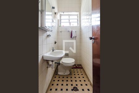 Casa para alugar com 530m², 5 quartos e 2 vagas Casa para alugar com 530m², 5 quartos e 2 vagasBanheiro de serviço