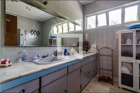 Casa para alugar com 530m², 5 quartos e 2 vagas Casa para alugar com 530m², 5 quartos e 2 vagasBanheiro da suíte