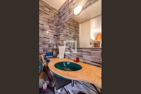 Casa para alugar com 530m², 5 quartos e 2 vagas Casa para alugar com 530m², 5 quartos e 2 vagasBanheiro da edícula