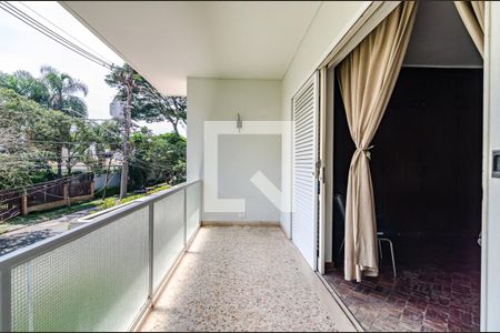 Casa para alugar com 530m², 5 quartos e 2 vagas Casa para alugar com 530m², 5 quartos e 2 vagasVaranda do quarto 2