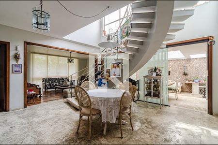 Casa para alugar com 530m², 5 quartos e 2 vagas Casa para alugar com 530m², 5 quartos e 2 vagasHall de entrada