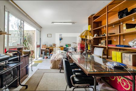 Casa para alugar com 530m², 5 quartos e 2 vagas Casa para alugar com 530m², 5 quartos e 2 vagasEdícula