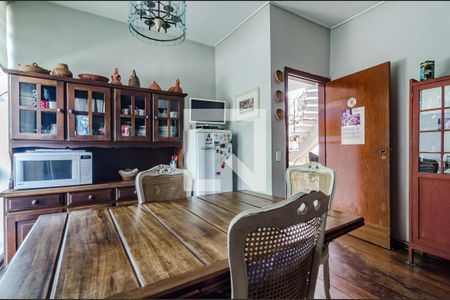 Casa para alugar com 530m², 5 quartos e 2 vagas Casa para alugar com 530m², 5 quartos e 2 vagasSala de almoço