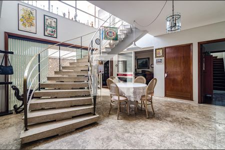 Casa para alugar com 530m², 5 quartos e 2 vagas Casa para alugar com 530m², 5 quartos e 2 vagasHall de entrada