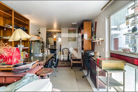 Casa para alugar com 530m², 5 quartos e 2 vagas Casa para alugar com 530m², 5 quartos e 2 vagasEdícula